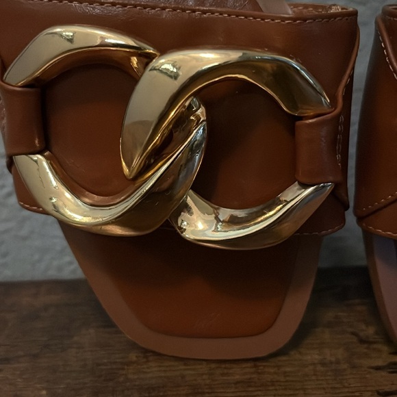 Zara Brown Sandals with Gold Accents - Picture 9 of 11